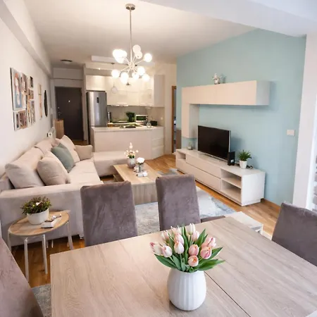 Cozy Art In The Heart Of *