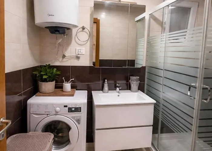 Cozy Art In The Heart Of 스코페